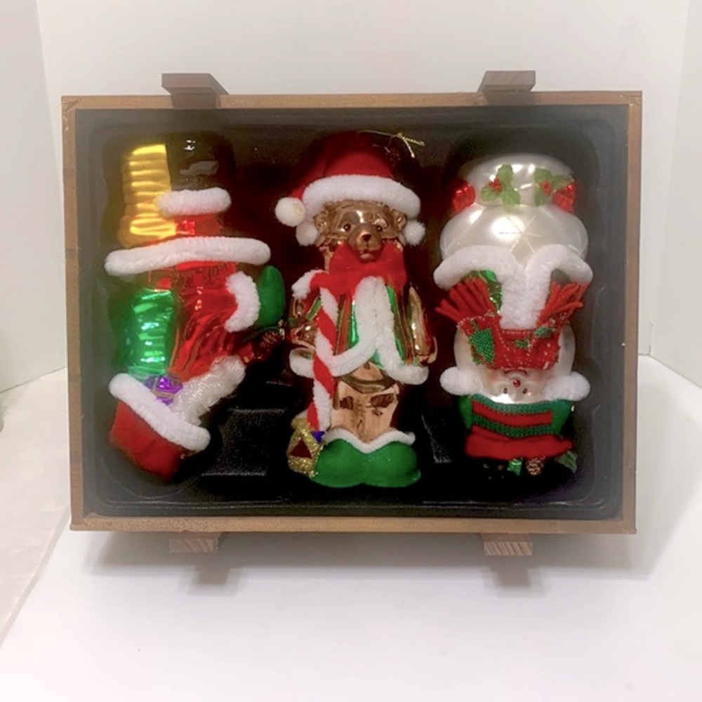 Thomas Pacconi glass ornament trio crate